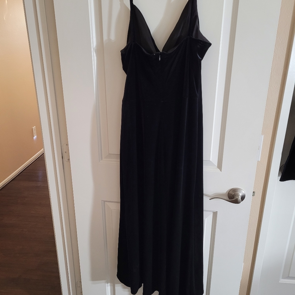 Dress - Picture 2 of 4
